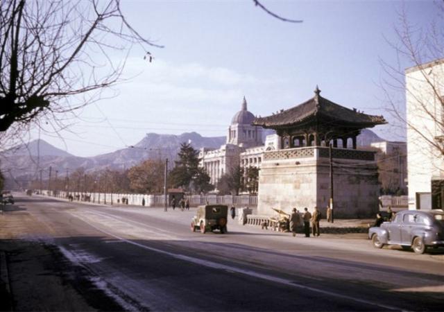 这是50年代的韩国汉城,看如今韩国首尔那时的样子