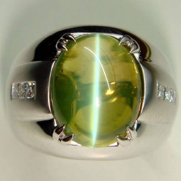 宝石交易商走进猫眼石的知识世界