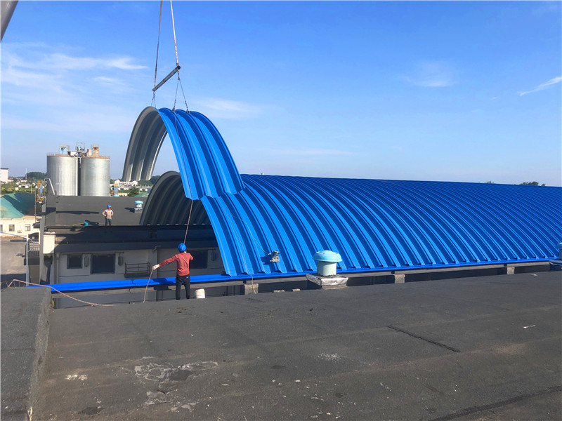 太空瓦屋面的吊装施工程序