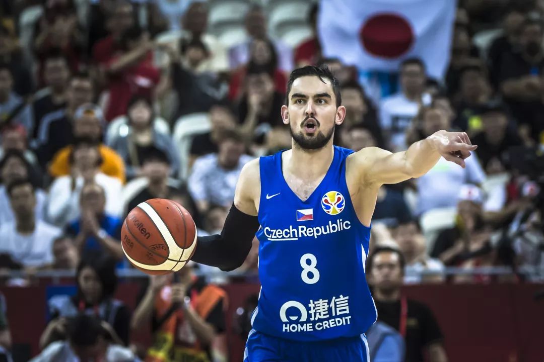 对捷克男篮而言,过去三年效力于华盛顿奇才,今年夏天刚刚与芝加哥公牛