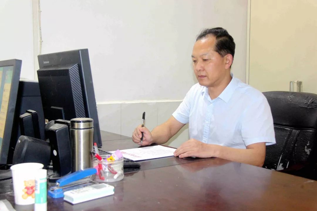 营山这些校长,学校,教师获市委市政府表扬!