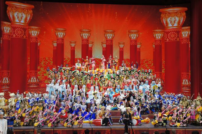 2015年春节联欢晚会《大地春晖》图片