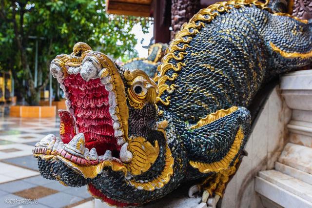 原创泰国第二大城市清迈的双龙寺白象选址皇室建造充满传奇色彩