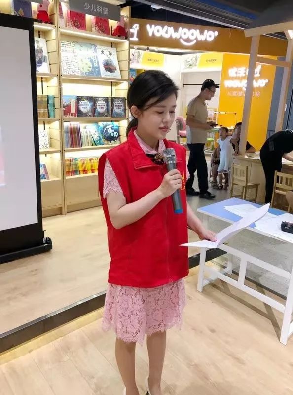 当天,来自红凤志愿者协会小白鹭,小土豆和长安起点儿童服务站的近50名