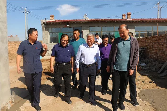 县人大常委会对固阳县国民经济和社会发展重大项目建设等六项工作情况