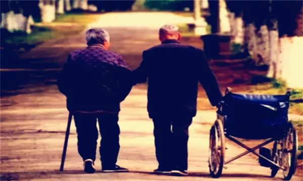善待老人,就是善待明天的自己!_父母