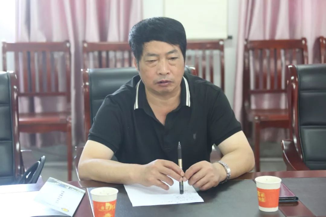 曾存马副局长希望银城二小以此次迎检为契机,建立健全语言文字工作的