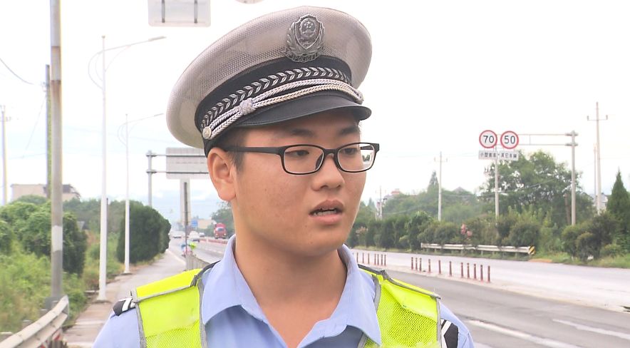 三年从警执着的热爱纪念因公牺牲交警吴建胜