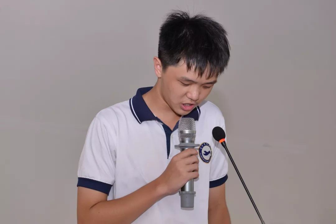 快讯普宁市育英中学举行2019年香港叶树林慈善基金奖教奖助学金发放