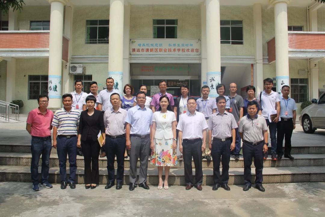 9月10日上午,区委书记郑小燕和区领导李云宇,张勇斌,罗文波,戴少枚