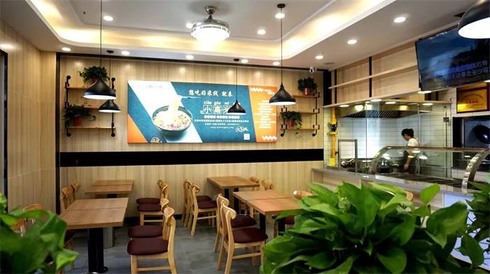 干净整洁的厨房及设施芜湖小高米线青阳店定于9月11日至9月13日开始试