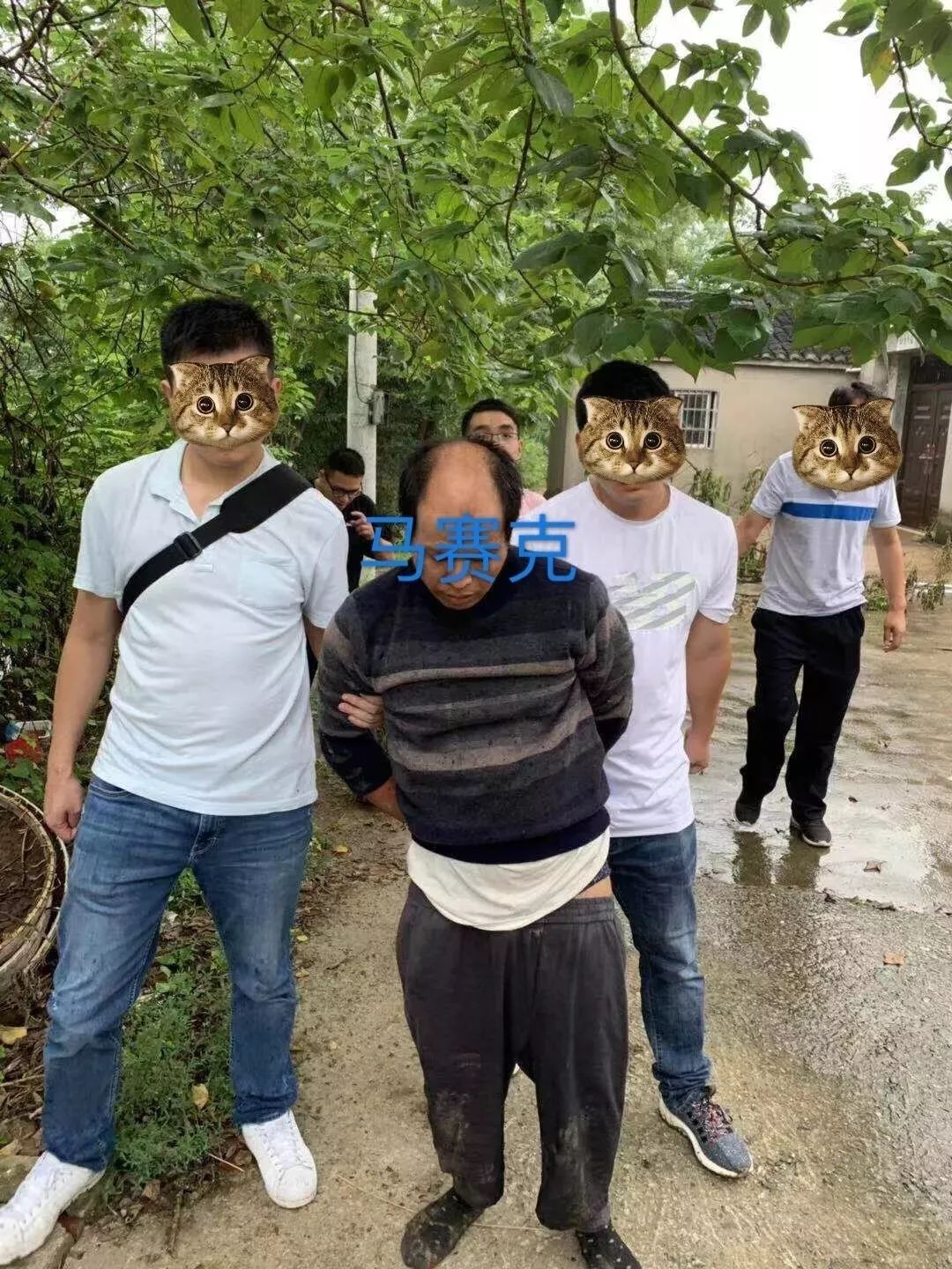 常州溧阳一男子持刀拒捕民警奋勇擒拿