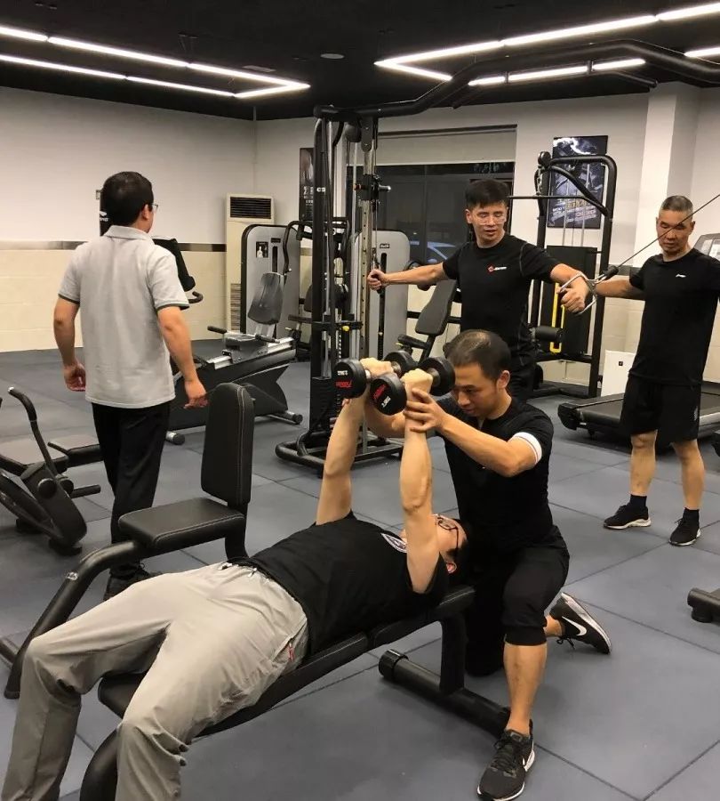 耀火健身联合诺力集团为诺力职工举办专属运动私教课