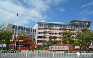 黄冈中学昆明分校昆十中求实校区盘龙区属学校中有区属国家级教师进修