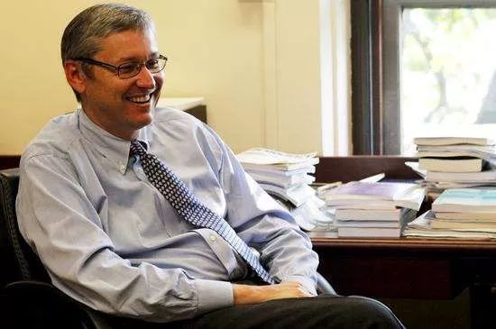 n. 格里高利·曼昆(nicholas gregory mankiw, 1958- ),美国经济学家.