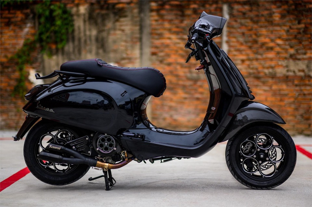 sprint是小资情调的高端享受,那么"黑化"改装之后的vespa sprint则是