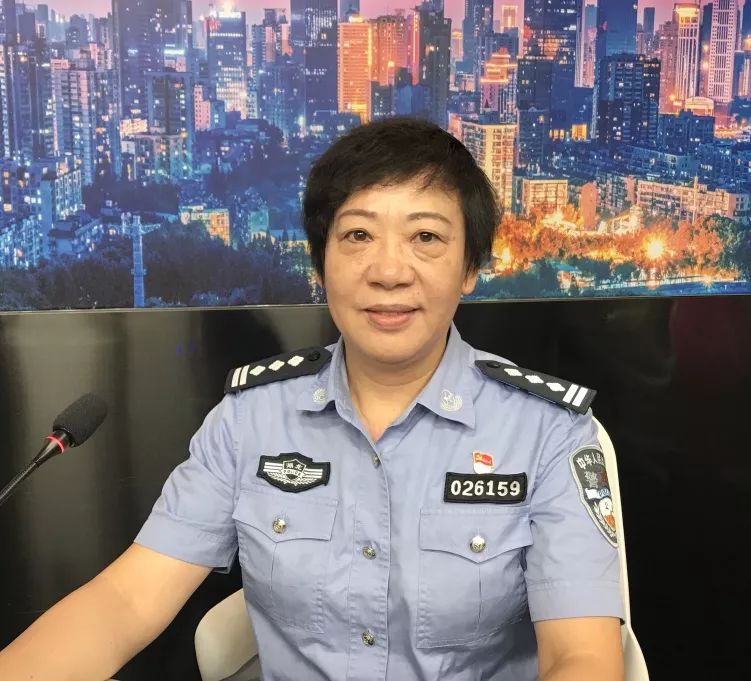 江城警讯军运点亮江汉江汉燃情军运