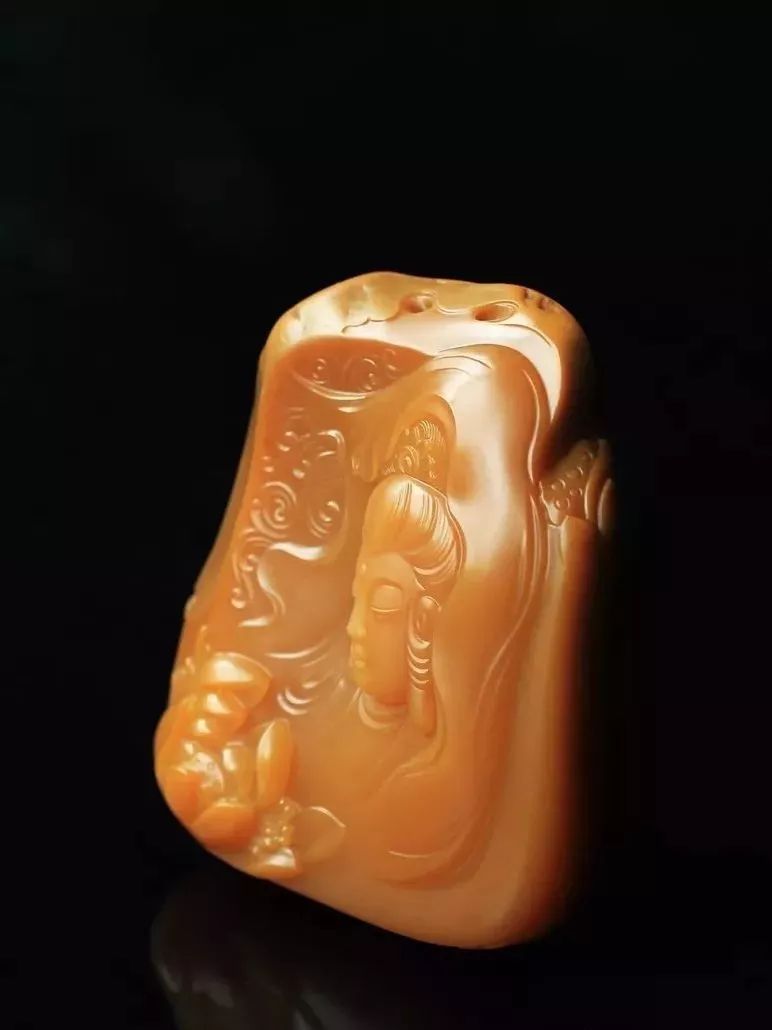 思考黄蜡石雕刻作品到底该如何鉴赏