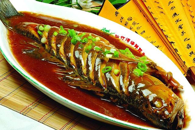 原创做酱烧鲈鱼时,很多人把这一步忽略了,所以做出的鱼有腥味