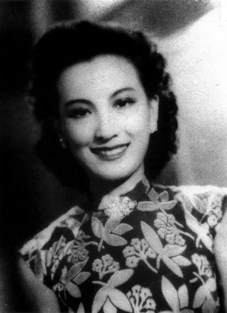 宛》(1939),《天涯歌女》(1940),《西厢记》(1940),《红楼梦》(1944)