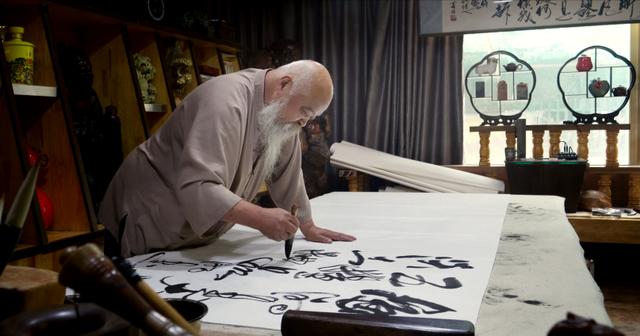 著名演员李琦不仅戏演得好书法柔中带刚让网友大开眼界