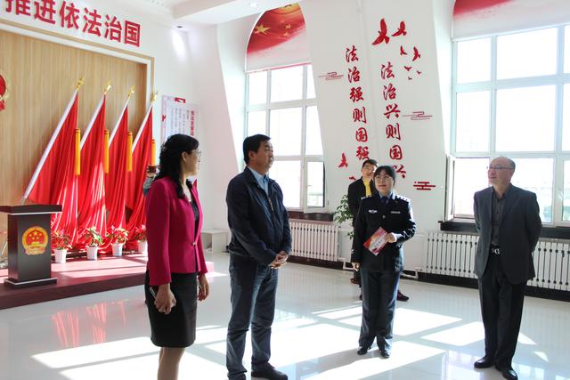 呼伦贝尔市司法局局长刘静忠一行到满洲里市司法局调研