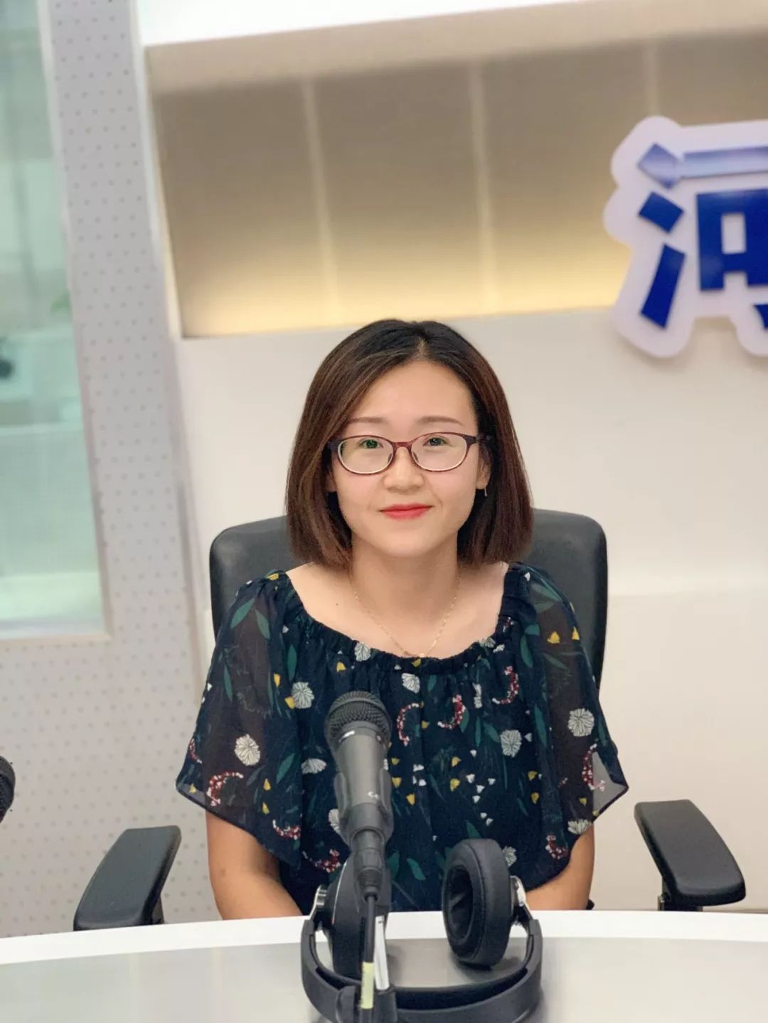 张倩老师,拥有11年小学一线语文老师,班主任宝贵经验,先后获得市,区