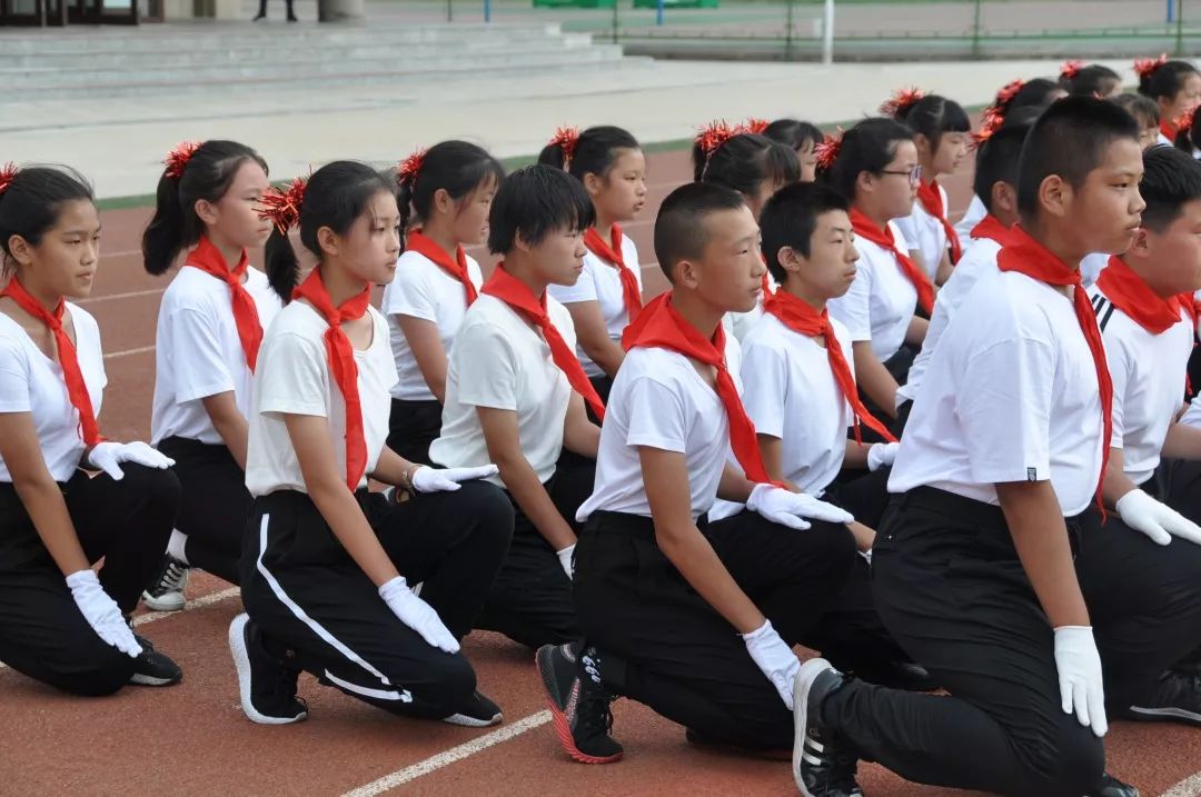 大美七中军训展演扬军人风范塑健康品格威海七中2019级新生军训会操