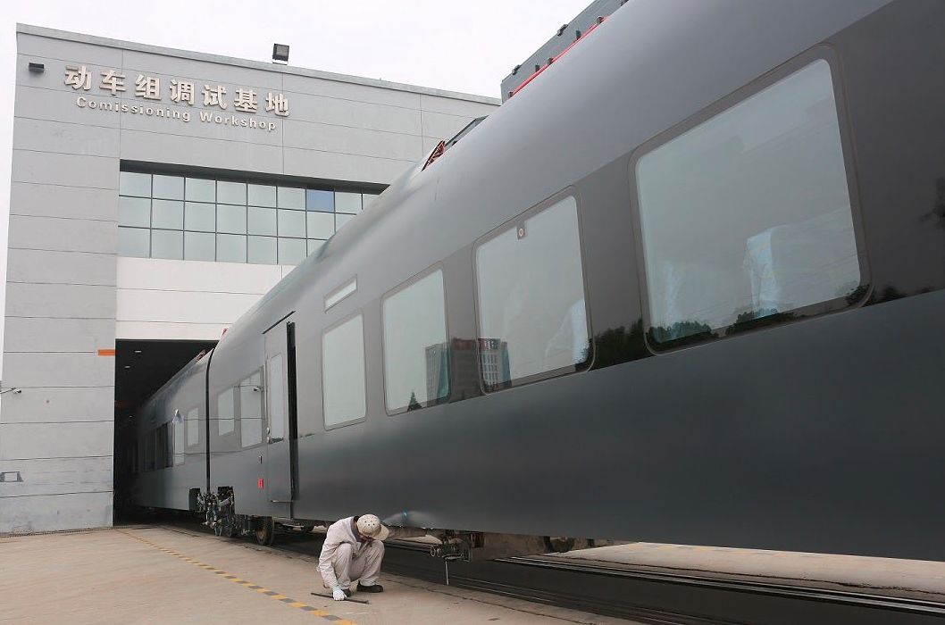中车株机出口捷克天狼星号动车组抵达欧洲