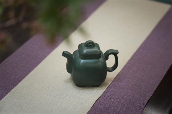 香炉竹壶一帆风顺壶六方石瓢壶渔翁壶陈顺娣的紫砂作品既有雍容素骨之