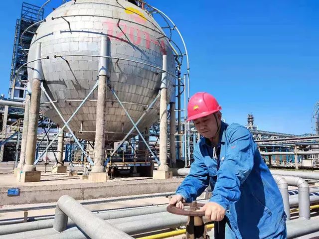 【随手拍】石化人准备用什么姿势过中秋?了解一下!