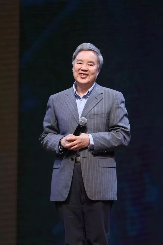 王鸿名师工作室-之江汇教育广场