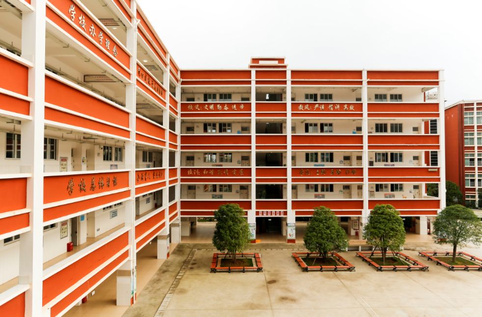 盘龙职业高级中学黄冈中学昆明分校昆十中求实校区盘龙区属学校中有区