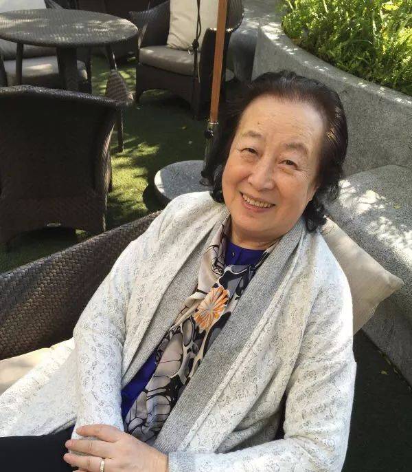 吴云芳,1935年生,1958年进上海电影制片厂任演员.