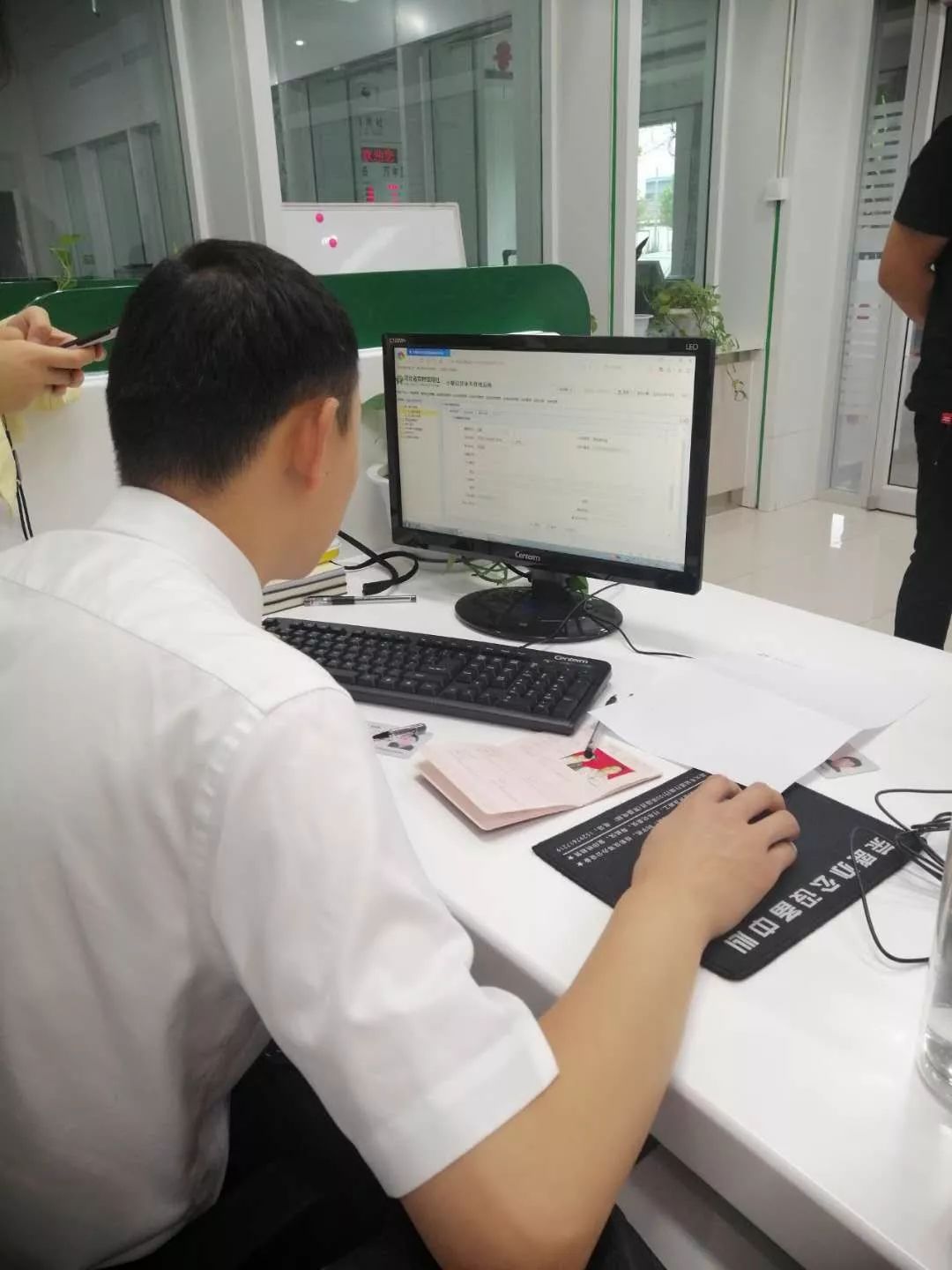 助农兴商再启航枣强农商银行新型小额信贷中心成功发放第一笔贷款