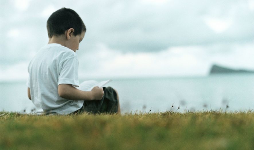 高小微夜读:知乎高赞,从小就懂事的孩子,真的快乐吗?