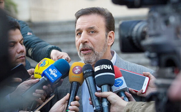 伊朗总统府办公厅主任马赫穆德对此表示:伊朗政府并不反对女性球迷