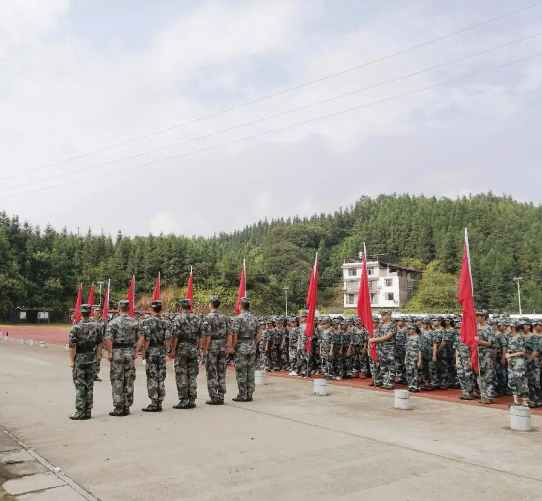 古宜镇第二中学新生军训开幕式 训练照曝光