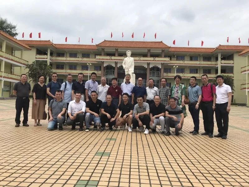 当一位老师挺好_彭湃中学
