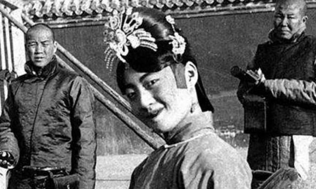 末代皇后婉容:晚年吃剩饭菜,靠鸦片度日,临死1句话,让人感慨_溥仪