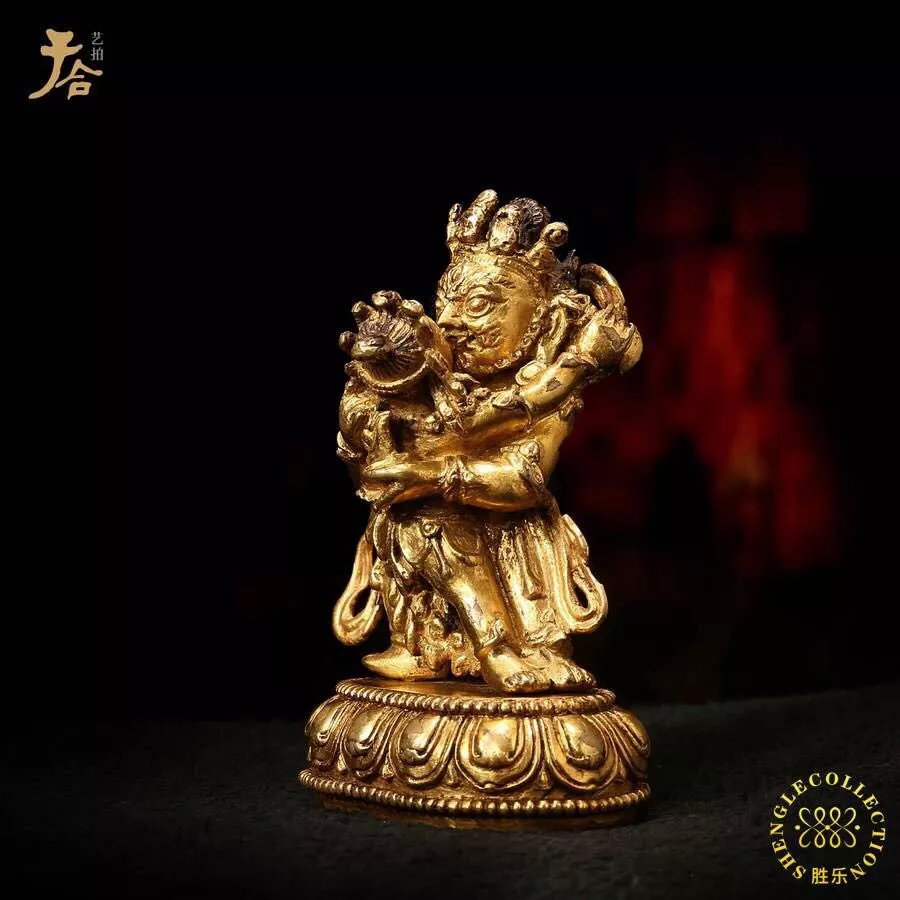 明代宫廷风格黄铜鎏金玛哈嘎拉双身微观佛像高约6.0cm 宽约4.