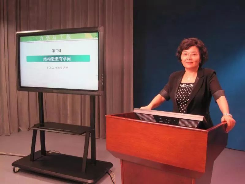 河海吾师对待教育教学一分一秒都不敢松懈访全国优秀教师杨海霞教授