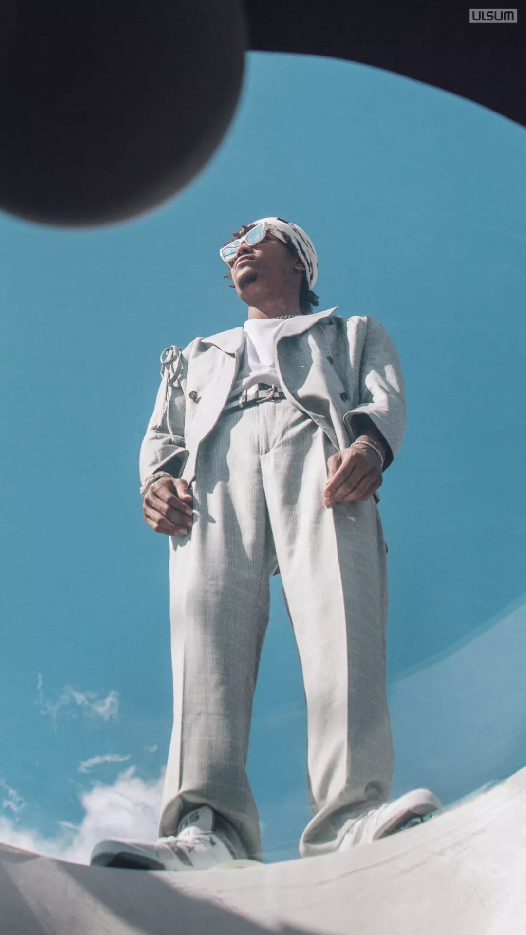 时尚的热爱他场上场下无时不刻都在展现另外了解乌布雷的朋友们一定