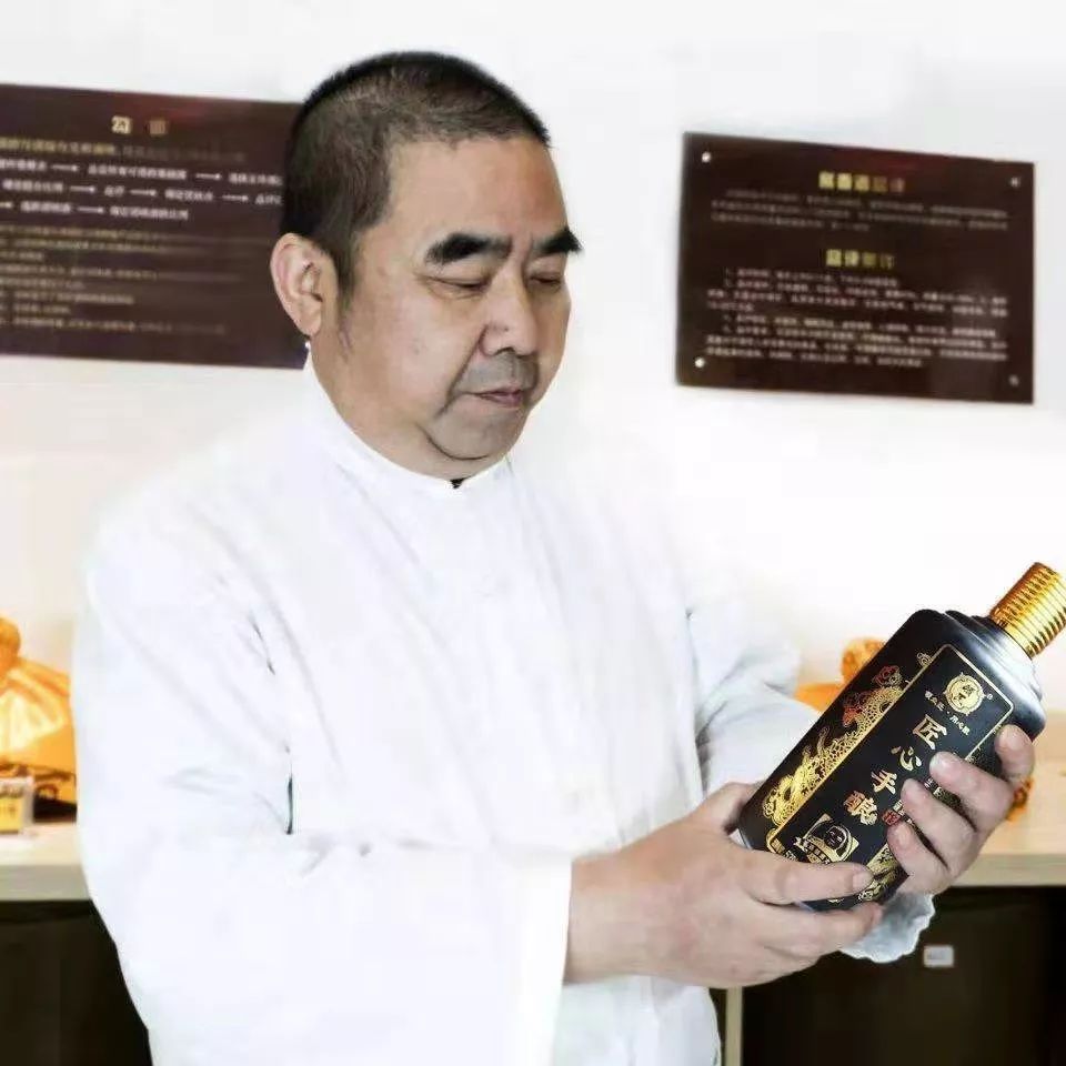 酿酒大师揭开白酒"内幕"!_茅台镇