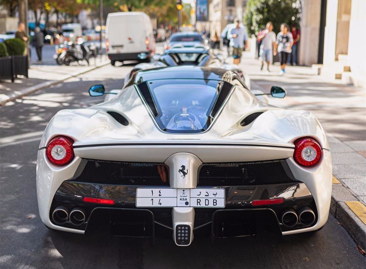 沙特文化大臣,坐拥几十台超跑,车牌号都是14有说法