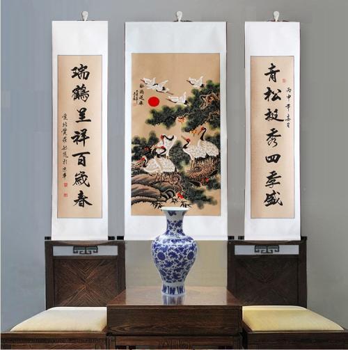 中堂作为中国绘画的基础展现形式,手卷短的有四五尺,长的可以至几十
