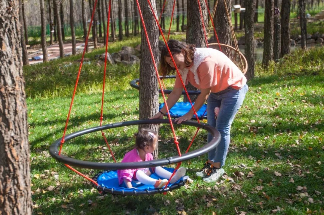 延边州首家松鼠欢乐谷入驻琵岩山