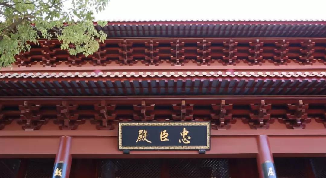 应天寺,又名梅王殿,位于余干县梅港乡梅港街后的寺臂岭上,距县城约29