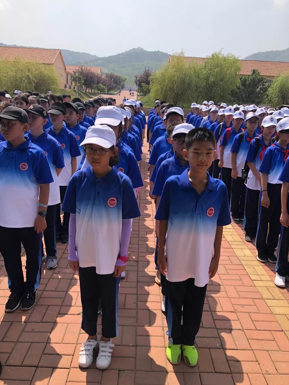 【十个一项目】青春有为正当时,不虚光阴炼品行——青岛七中组织学生