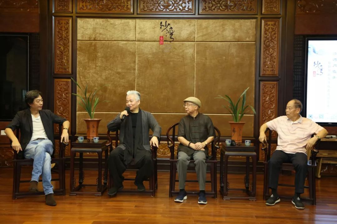 梁谋先生探讨《沙湾何氏与广东音乐》书籍游览沙湾古镇留耕堂中国著名